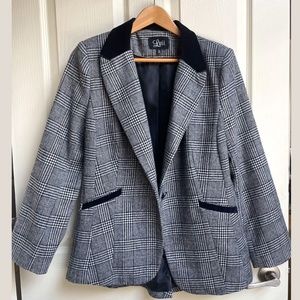 Luii Plaid Women's Wool Blazer in black, grey, and white